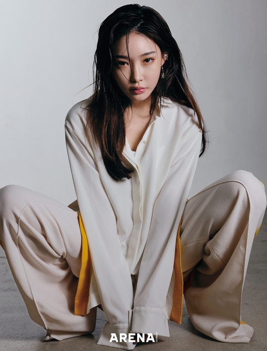 청하. 아레나 옴므 플러스 제공