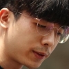 모습 드러낸 ‘갓갓’ 공범 안승진…작은 체구에 안경 착용