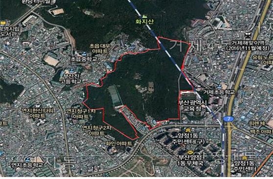 다음 달 1일 일몰제 시행으로 공원 해제 예정인 부산 화지공원이 도시공원으로 유지된다.  부산시와 동래 정씨 대종중은 일몰제로 해제될 예정인 화지공원(부산진구 양정동∼연제구 거제동·총 면적 40만9천539㎡) 중 대종중 소유 토지(36만8천734㎡)를 도시공원으로 유지하기로 합의하고 부지사용 계약을 체결했다고 24일 밝혔다.<화지산 위치도> 