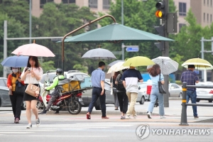 최대 300㎜ 비에 강풍…30일까지 태풍급 장맛비 내린다