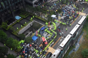 종로구, 소녀상 주위 집회 전면 금지…수요집회도 못한다