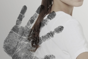 11년간 의붓딸 유린한 계부 징역 25년…친엄마도 가담
