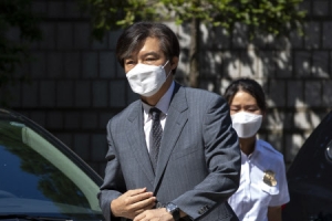 검찰 “목적 갖고 실체 좌우할 능력없어”…조국 기소 ‘정치적 의도’ 부인