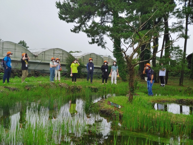 코로나 19가 무섭게 확산중이던 대구경북지역 의료지원에 나섰던 간호장교들이 제주에서 지친 마음과 몸을 치유하고 있다.(제주관광공사) 