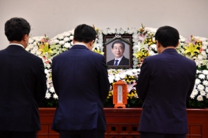 서울시 “시장 고소사건 무관한 직원 사진 유포…강력 대응”