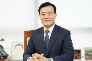 성북 석계역 광장·간선도로 물청소… 먼지도 더위도 안녕