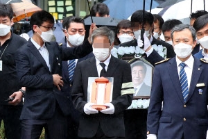 박 시장 비서 관노에 비유한 네티즌 사과하며 “김구 선생도…”