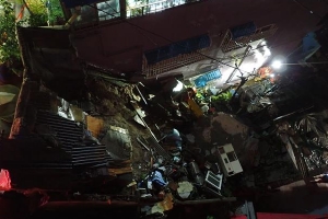 200㎜ 물 먹은 남부… 휩쓸리고 무너지고