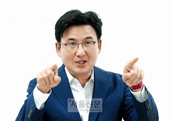 박성수 송파구청장이 한국예술종합학교 유치 등 송파구의 미래에 대해 설명하고 있다. 이종원 선임기자 jongwon@seoul.co.kr