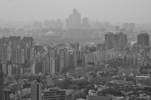 미세먼지 심한 지역 코로나 치명률도 높다