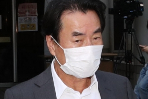 [포토] 이장한 종근당 회장, ‘음주운전 아들’ 재판 방청