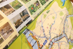 안양 도심속 힐링공간 안양천 소개 접이식 지도 발간