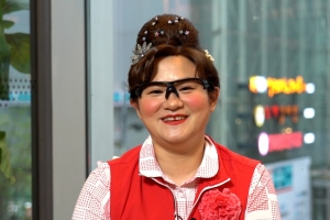 [은기자의 왜떴을까TV] 둘째이모 김다비 “내 인기비결은 인싸력과 루즈”
