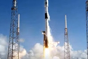 한국 최초 군 전용 통신위성 아나시스 2호 발사…교신 성공(종합)