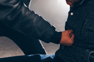 아버지 살해하고선 “넘어지셨나? 난 몰라요” 20대 아들