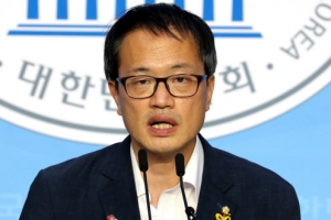 박주민 “내가 문자폭탄 덕?…나도 항의성 문자 많이 받아”