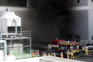 이천 참사서 38명 잃고도… 또 노동자 앗아간 ‘물류창고 비극’