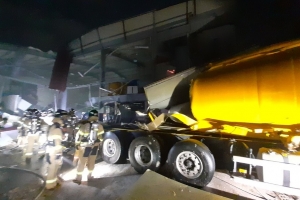 “잘못 넣은 화학약품 빼내다 인천 탱크로리 폭발”