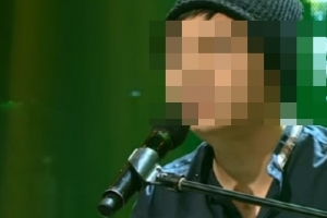 ‘몰카 혐의’ 싱어송라이터 겸 레이블 대표는 더 필름 황경석?