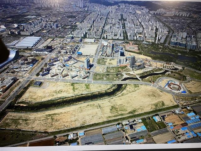 경기북부 최대 민간개발인 일산 한류월드 내 CJ라이브시티(옛 케이컬처밸리) 공사 현장. 라이브시티 제공