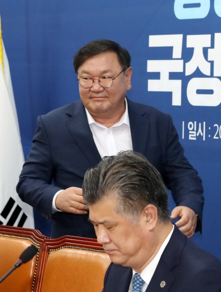 행정수도완성추진단-국정과제협의회 간담회 참석하는 김태년