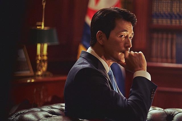 영화 ‘강철비2: 정상회담’에서 대한민국의 대통령을 연기하는 정우성. 롯데엔터테인먼트 제공