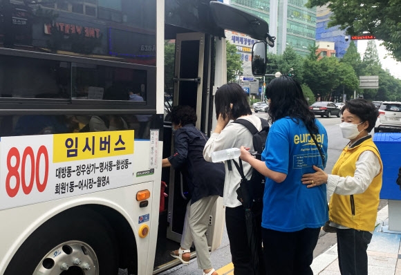 창원시내버스 파업  비상 수송대책으로 임시버스 운행. 연합뉴스 