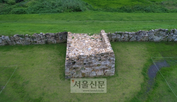 조선 때 세운 언양읍성의 북측 성벽은 기울기와 돌쌓기 방식이 왜성과 확연히 차이 난다.  오장환 기자 5zzang@seoul.co.kr