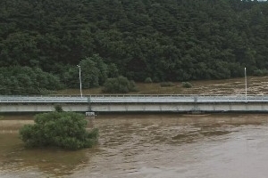 ‘범람 위험‘ 여주 청미천 인근 주민 200여명 긴급대피
