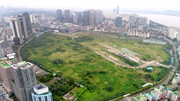 아파트 8000가구가 들어설 예정인 용산국제업무지구 기지창 전경. 박지환 기자 popocar@seoul.co.kr