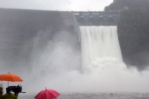 일주일 장마에 이재민 2500명, 시설피해 6162건