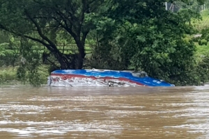 [속보] 5명 실종 의암댐 사고 경찰정 발견...내부 비어있어