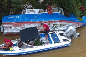 ‘의암댐 사고‘ 경찰정 옆으로 누운 채 발견…실종자는 못찾아