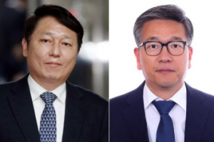 문 대통령, 靑수석 교체…정무수석 최재성·민정수석 김종호 (종합)