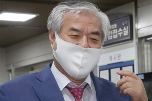 [포토] 전광훈, 밝은 표정으로 공판 출석