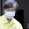 [속보] 정은경 “코로나 수도권 상황 엄중…대규모 집단유행할 듯”