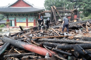 [포토] 정조 위패 모신 용주사 호성전 전소