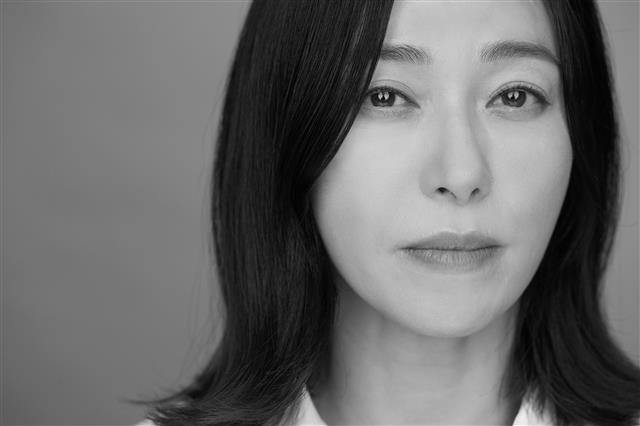 희비극을 자유롭게 오가는 배우 장영남은 “2018년 ‘엘렉트라’를 마지막으로 연극을 떠나 있지만, 기회가 되면 제 고향인 무대도 다시 오르고 싶다”고 했다. 앤드마크 제공