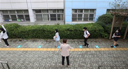 [포토] 법원행정고등고시 ‘거리 두고 시험장으로’