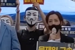 [속보] 전광훈 사랑제일교회 “통합당과 결부말라, 압수수색 규탄”