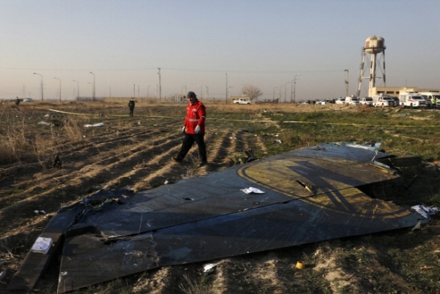 지난 1월 8일 이란 상공에서 격추된 우크라이나 여객기. AP 연합뉴스