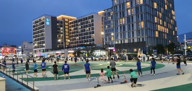 제주시민들의 휴식공간인 탑동 일대 모습(서울신문 DB)