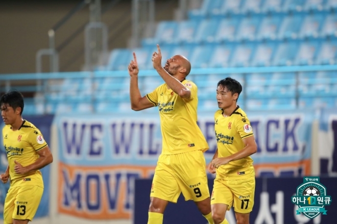 프로축구 광주FC의 펠리페가 지난달 30일 대구FC와의 K리그 18라운드 경기에서 골을 넣은 뒤 세리머니를 하고 있다. 한국프로축구연맹 제공