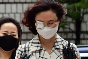 “형소법 148조 따르겠다”… 300차례 반복하며 입 다문 ‘증인’ 조국