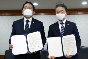 [속보] 의사협회 “김성주 발언은 전공의 등에 칼 꽂는 행위”