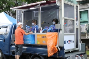 코로나 혁신… 구로 ‘차량형 선별진료소’ 개발