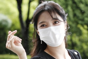 [포토] 엄현경, 마스크 써도 빛나는 미모