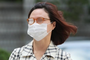 정경심 유리한 증언 나왔지만… 檢 질문엔 “기억 안 나”