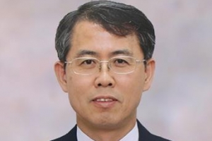 이흥구 대법관 취임… 진보색 짙어진 대법원