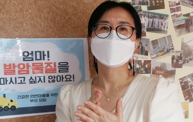 1급 발암물질 ‘벤조 a 피렌’을 배출하는 아스콘 공장 이전 민원과 집회를 이끈 문소연(49·여&#57544;사진&#57543;) ‘건강한 연현마을을 위한 부모모임’ 대표. 남상인 기자 sanginn@seoul.co.kr
